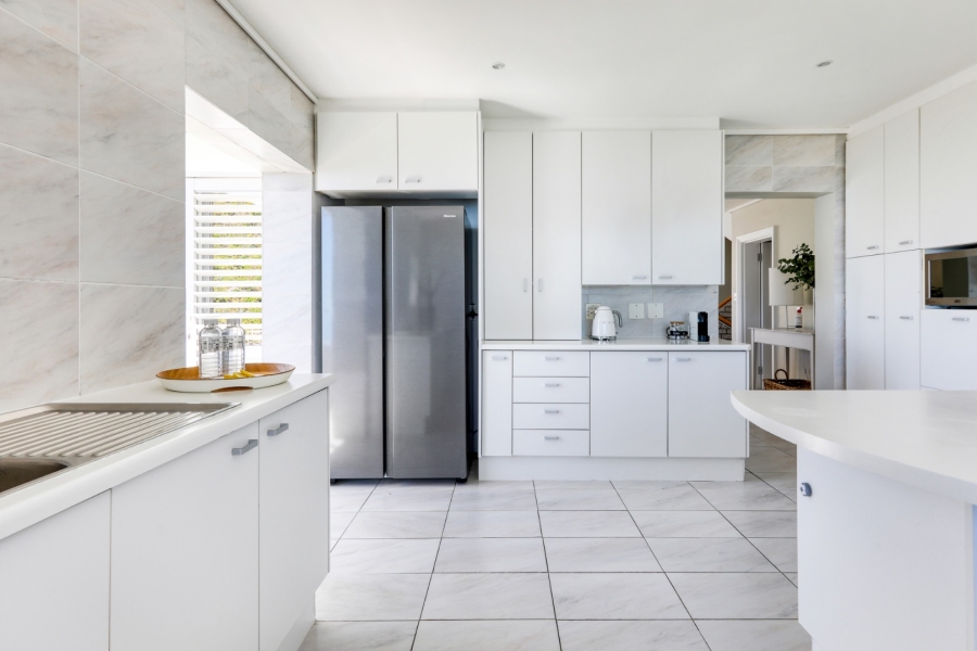 To Let 5 Bedroom Property for Rent in Camps Bay Western Cape